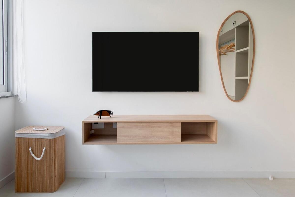 Renovated Stylish Two Bedroom In Ipanema, Steps To Apartemen *